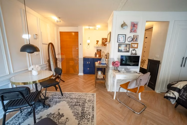 Departamento remodelado de estilo parisino - Imagen 6