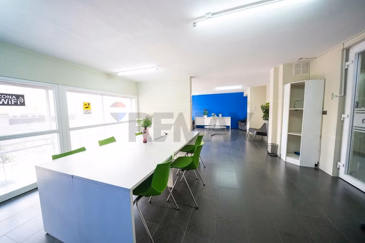 Departamento remodelado de estilo parisino - Imagen 27