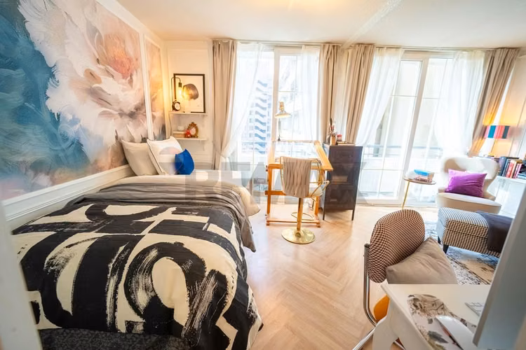 Departamento remodelado de estilo parisino - Imagen 18