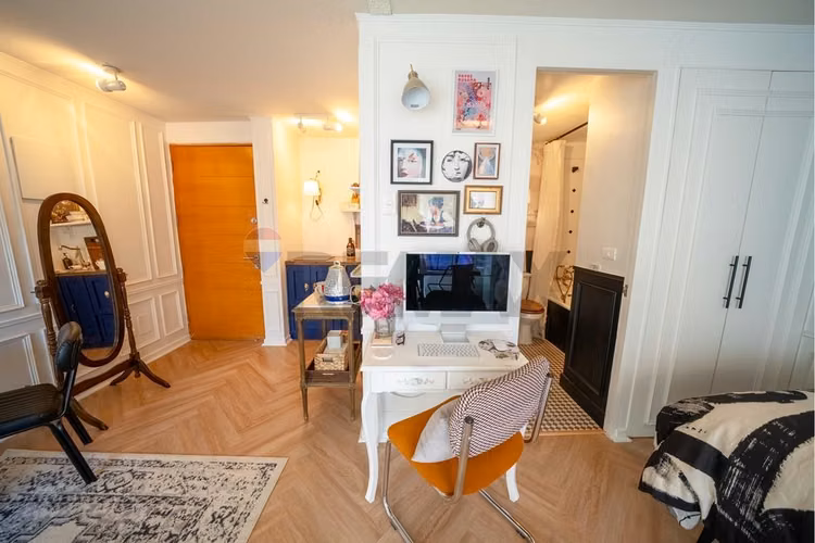 Departamento remodelado de estilo parisino - Imagen 10