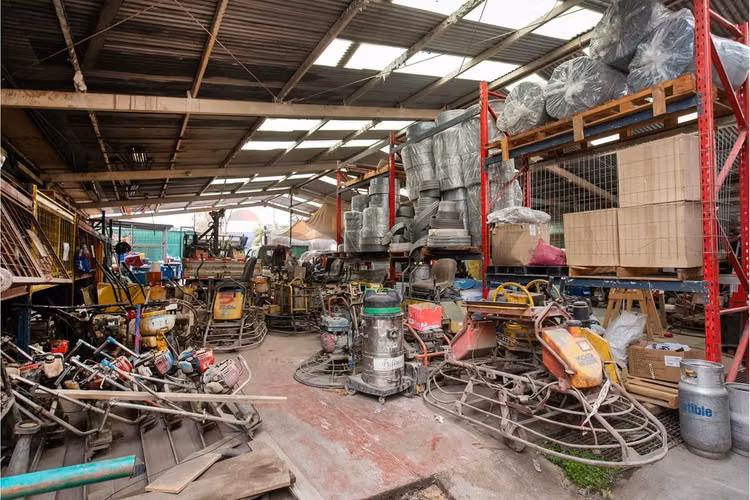 Oficina comercial con bodega en peñalolén venta