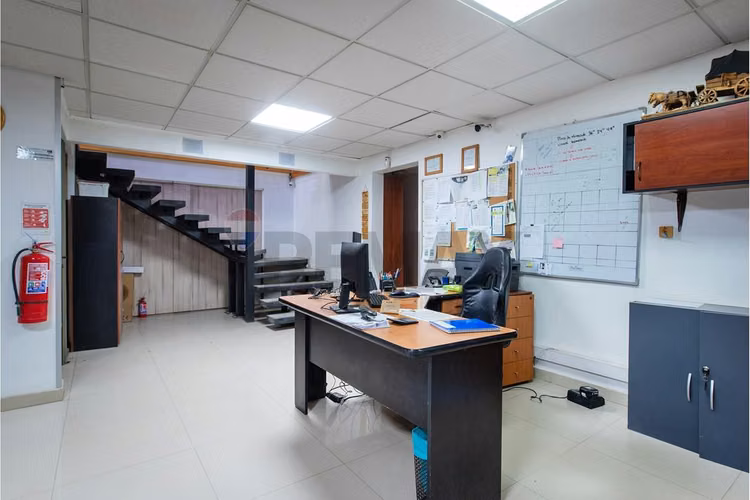 Oficina comercial con bodega en peñalolén venta