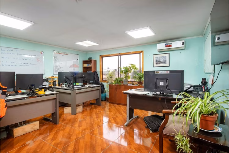 Oficina comercial con bodega en peñalolén venta