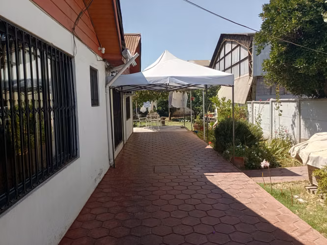 GRAN ESQUINA COMERCIAL, CON GALPON, LOCAL  Y CASA SOLIDA - Imagen 19