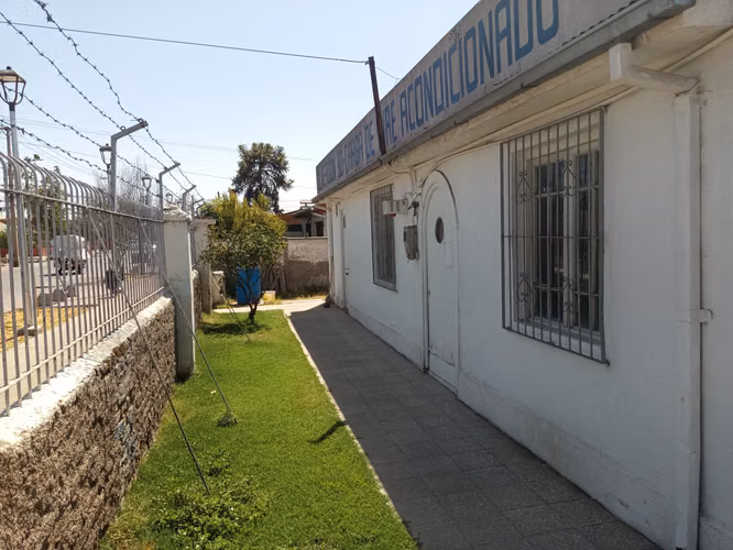 GRAN ESQUINA COMERCIAL, CON GALPON, LOCAL  Y CASA SOLIDA
