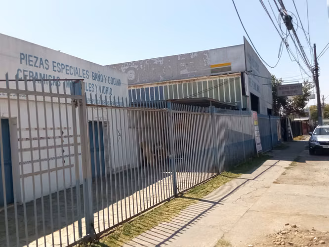 GRAN ESQUINA COMERCIAL, CON GALPON, LOCAL  Y CASA SOLIDA