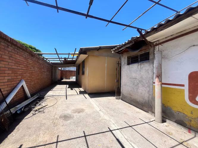 Local comercial con sitio para expansión (172267)
