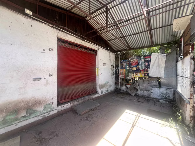 Local comercial con sitio para expansión (172267)