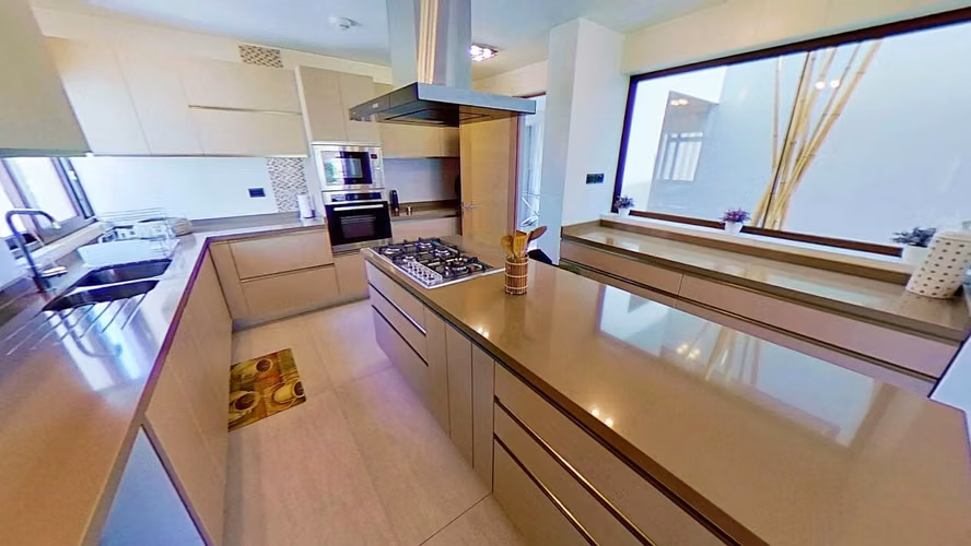 ARRIENDO AMOBLADO hermosa casa moderna, 4D, 5B, Parcela, quincho, piscina