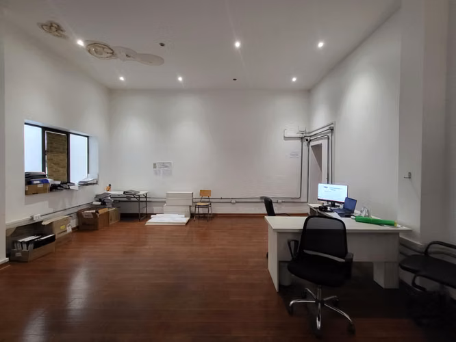 7 DE JUNIO/EXCELENTES OFICINAS/EX EDIFICIO LAN