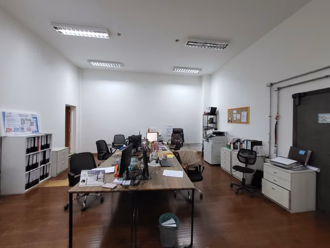 7 DE JUNIO/EXCELENTES OFICINAS/EX EDIFICIO LAN