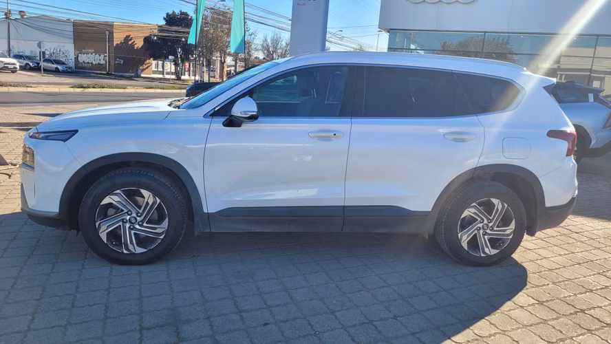 Hyundai SANTA FE 2.5 FULL AUT. 2.5 • 4x2 • Automática • 2021