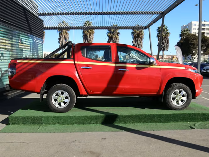 MITSUBISHI L200 2023