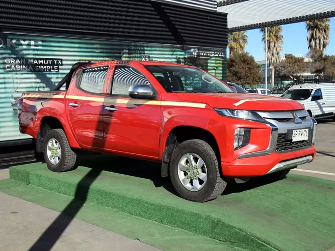 MITSUBISHI L200 2023