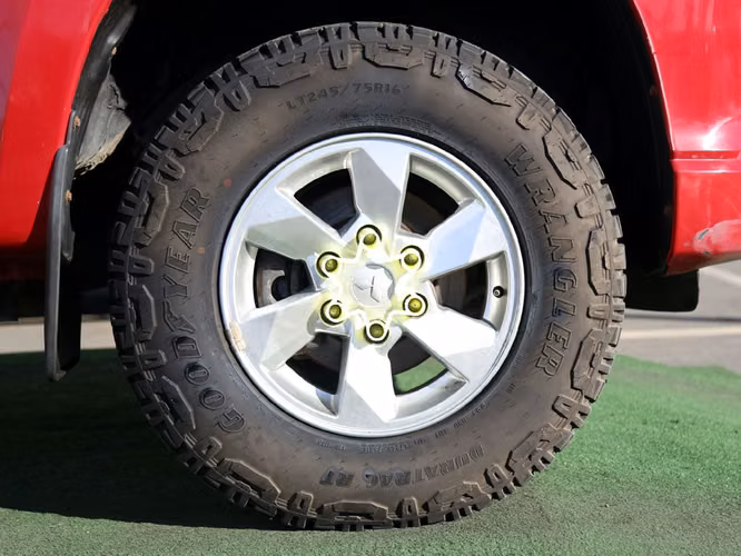 MITSUBISHI L200 2023