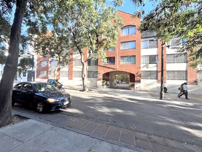 Departamento en venta 2D/1B Plaza Brasil Metro Santa Ana
