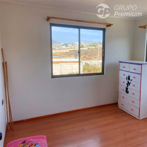 LA HERRADURA/ CASA EN ARRIENDO 7D/3B