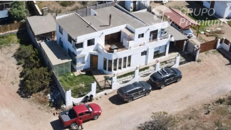 LA HERRADURA/ CASA EN ARRIENDO 7D/3B