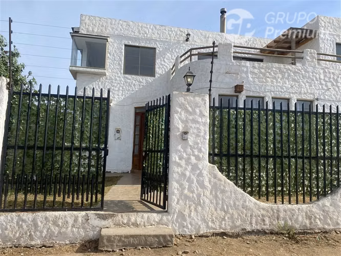 LA HERRADURA/ CASA EN ARRIENDO 7D/3B