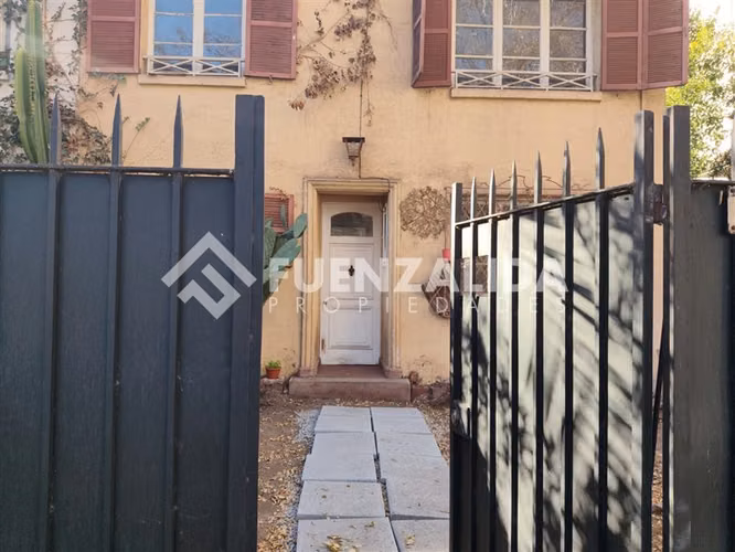 Casa en arriendo de 5 dorm. en Ñuñoa