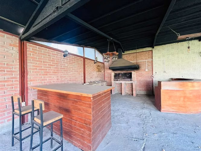 Casa en venta de 5 dormitorios, 4 baños, Chicureo , Colina.