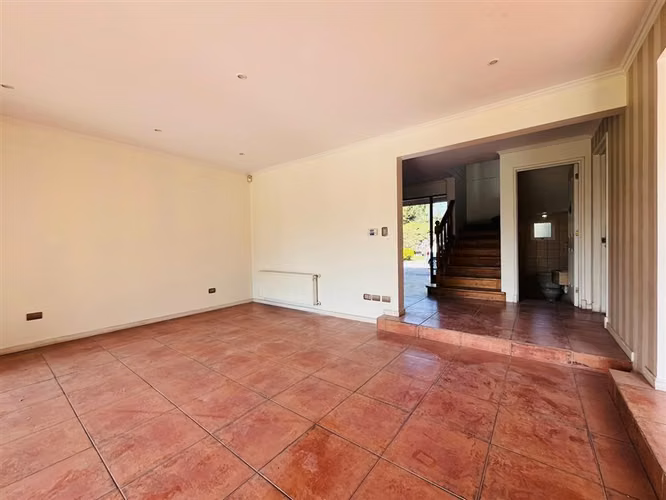 Casa en venta de 5 dormitorios, 4 baños, Chicureo , Colina.