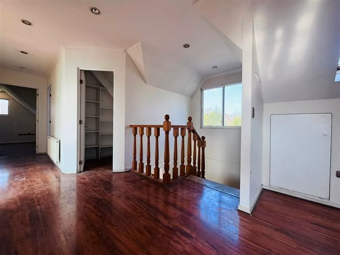 Casa en venta de 5 dormitorios, 4 baños, Chicureo , Colina.
