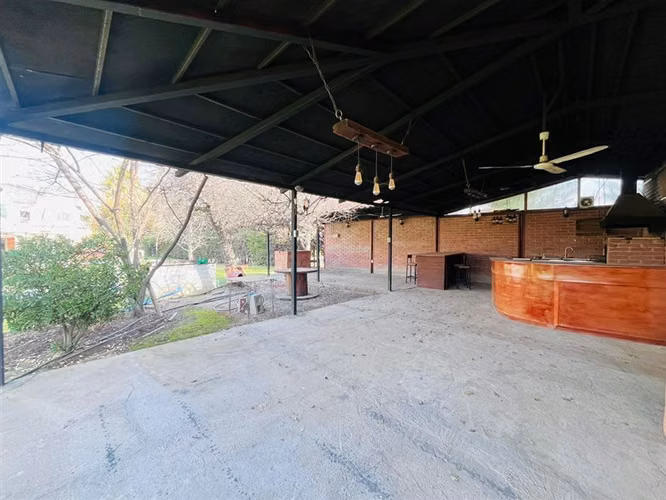 Parcela en venta 5 dormitorios, 4 baños, Chicureo , Colina.