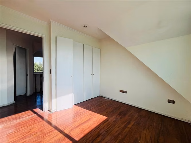 Parcela en venta 5 dormitorios, 4 baños, Chicureo , Colina.