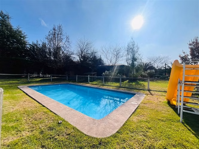 Parcela en venta 5 dormitorios, 4 baños, Chicureo , Colina.