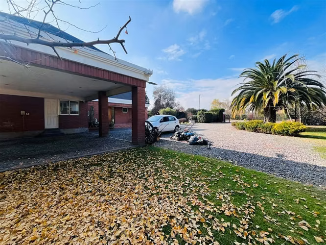 Parcela en venta 5 dormitorios, 4 baños, Chicureo , Colina.