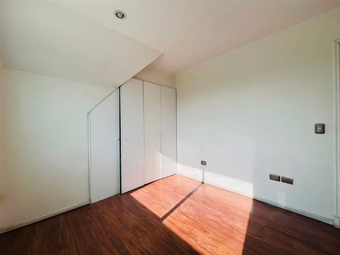 Parcela en venta 5 dormitorios, 4 baños, Chicureo , Colina.