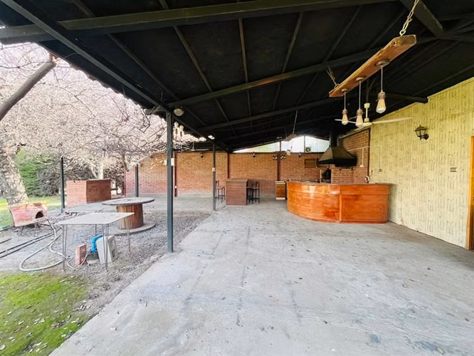 Casa en arriendo de 5 dormitorios, 4 baños, Chicureo, Colina
