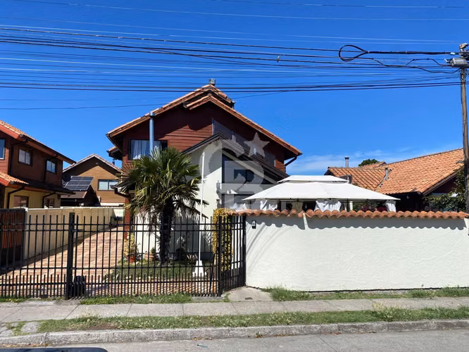 Gran oportunidad: Casa familiar en Parque Laguna Grande