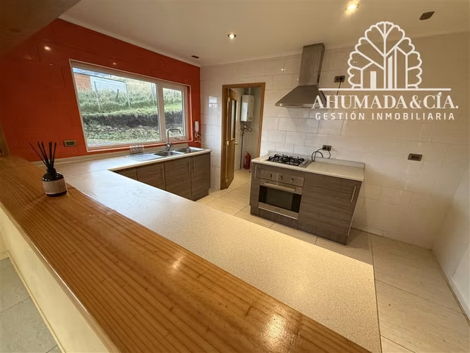 Casa en arriendo de 4 dorm. en Coihaique