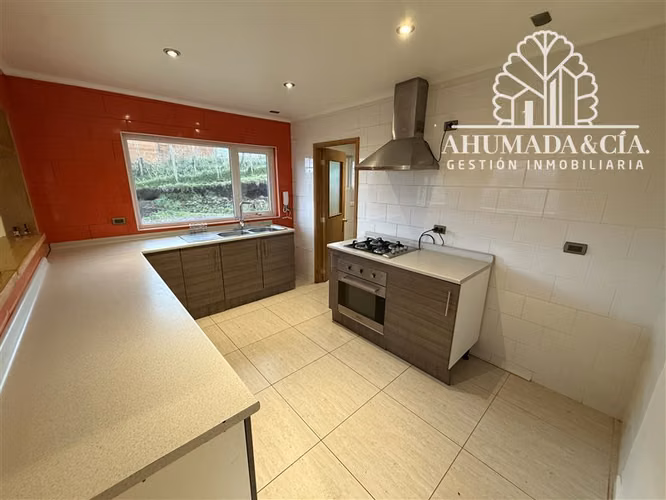 Casa en arriendo de 4 dorm. en Coihaique