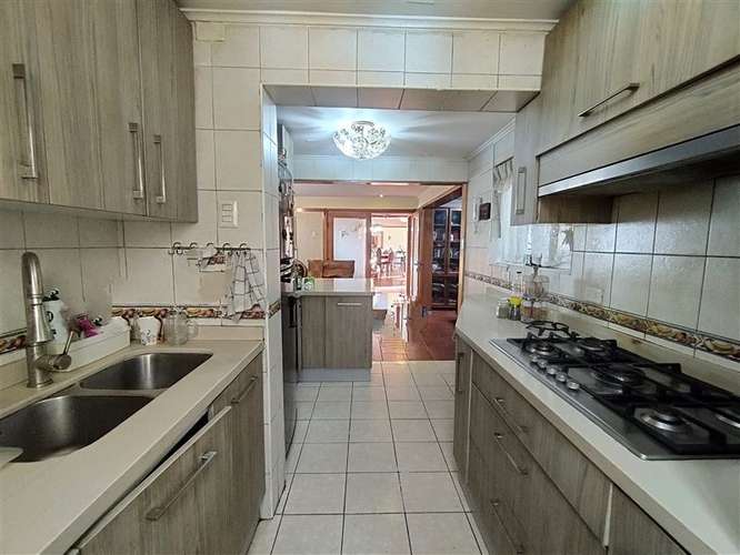 13.400 UF CASA VENTA EN PASAJE en La Reina TOBALABA