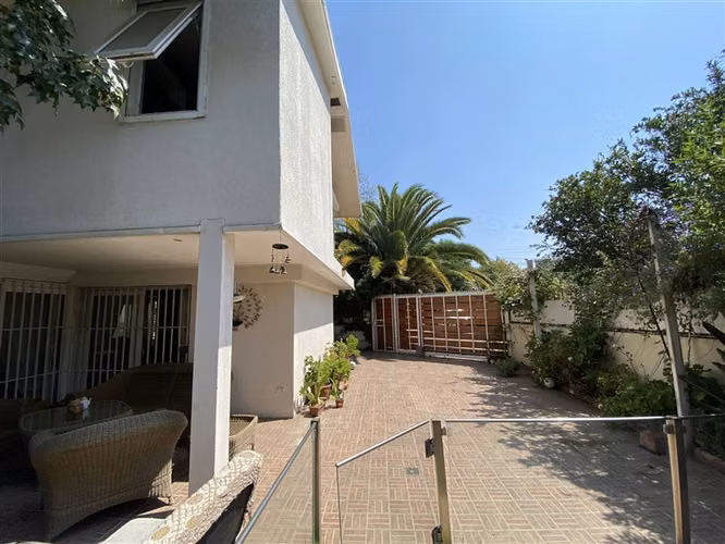 13.400 UF CASA VENTA EN PASAJE EN La Reina TOBALABA