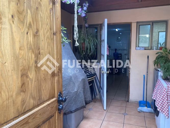 Casa en venta de 3 dorm. 2 baños en La Florida