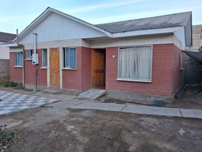 SE VENDE CASA EN LA COMUNA DE VICUÑA (172344)