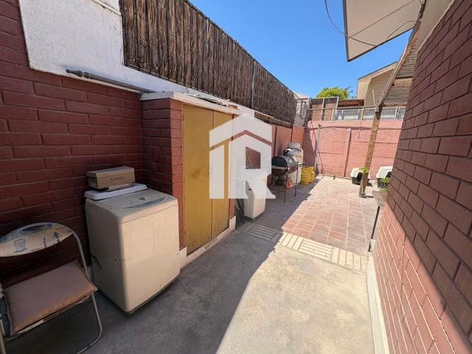 Venta de casa en avenida, Villa el Ingles.