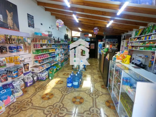 Venta casa con negocio sector salida norte