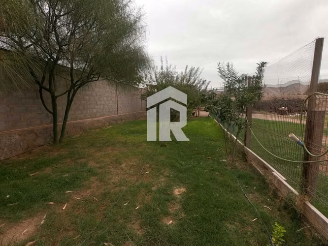 Venta parcela centro de eventos equipada en Piedra Colgada
