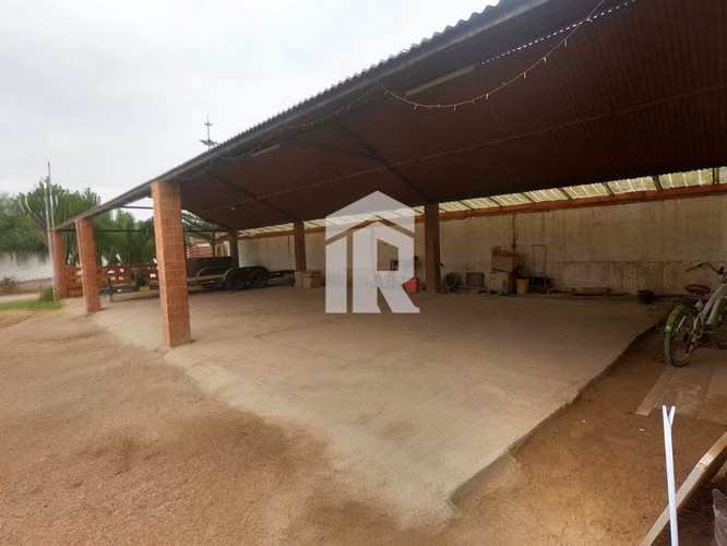 Venta parcela centro de eventos equipada en Piedra Colgada