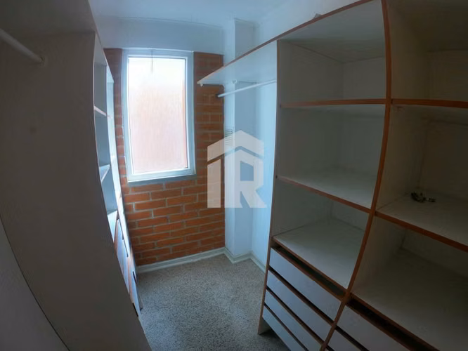 Venta de espaciosa casa en Condominio Mirador del Valle 1