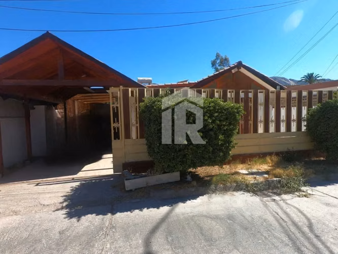 Venta de hermosa casa en villa en el centro de Copiapó