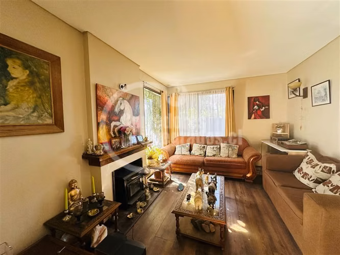 Casa en arriendo de 4 dorm. en Las Condes