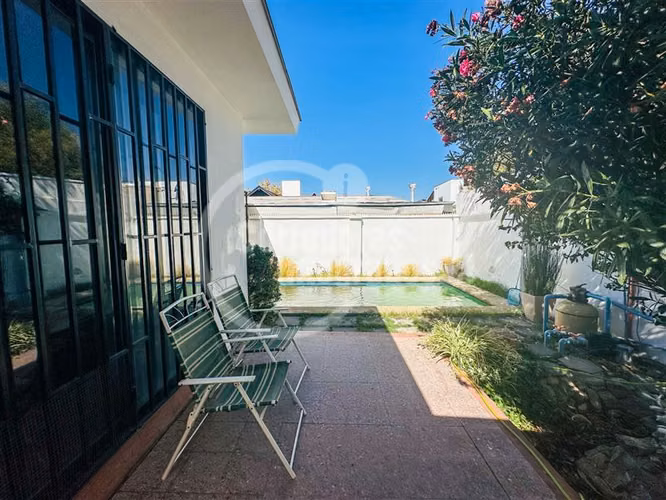 Casa en arriendo de 4 dorm. en Las Condes