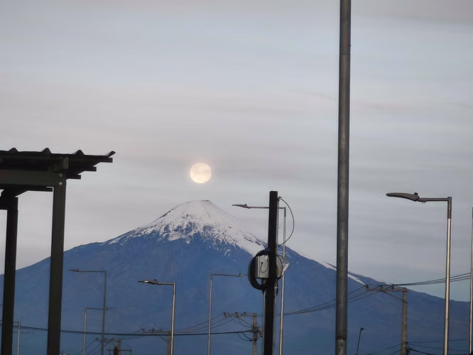 HERMOSA CASA CON RECEPCIÓN MUNICIPAL VILLARRICA (172179)