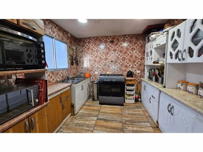 SE VENDE AMPLÍA Y HERMOSA CASA EN ALEJANDRO FLEMING LAS CONDES - Imagen 16